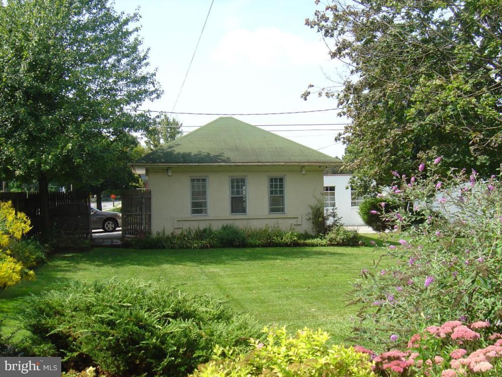330 South Broad Street Lititz, PA 17543 - Photo 3 of 16