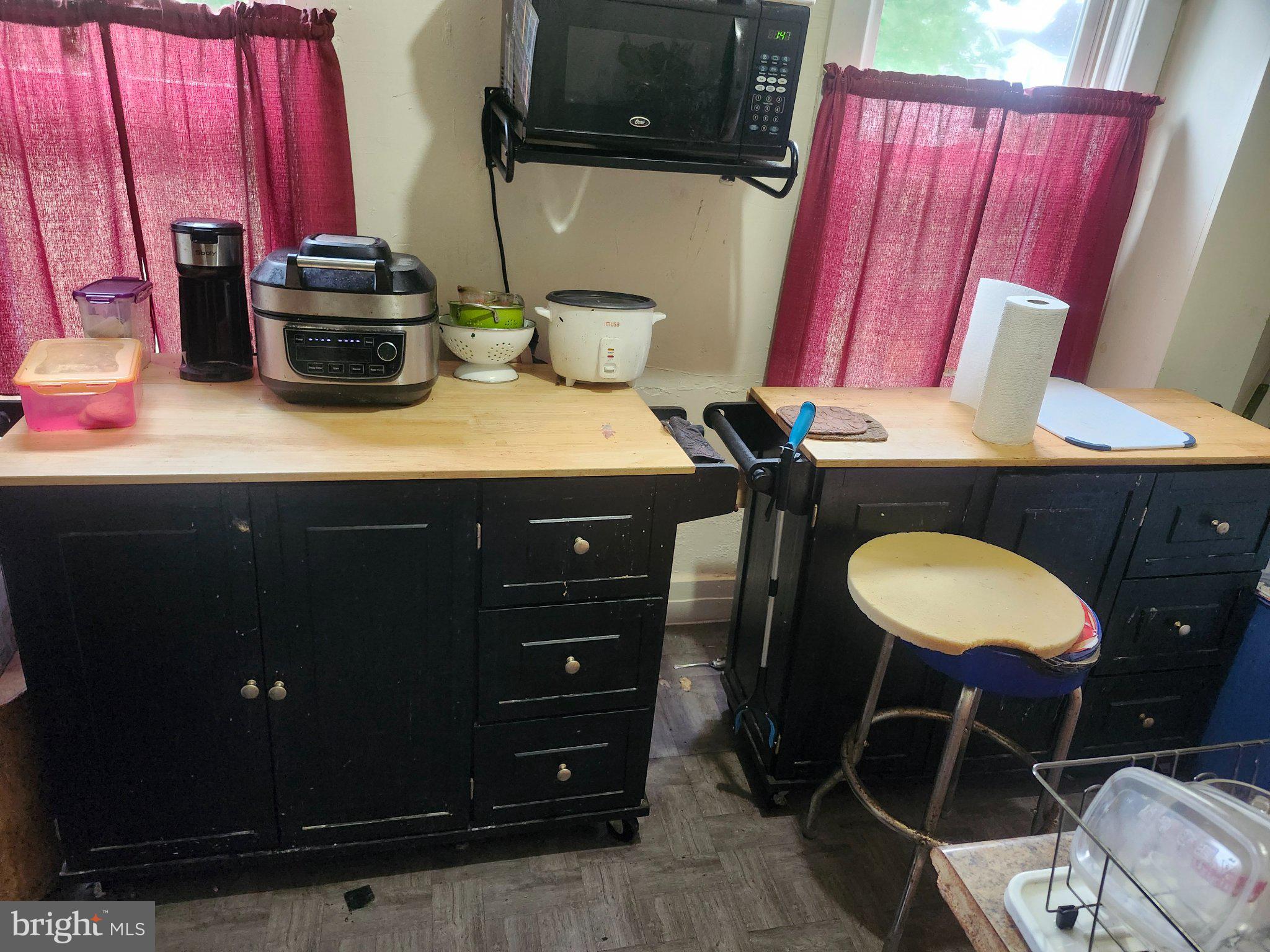 2154 Browning Road Pennsauken, NJ 08110 - Photo 10 of 19 Cozy kitchen with vibrant accents.