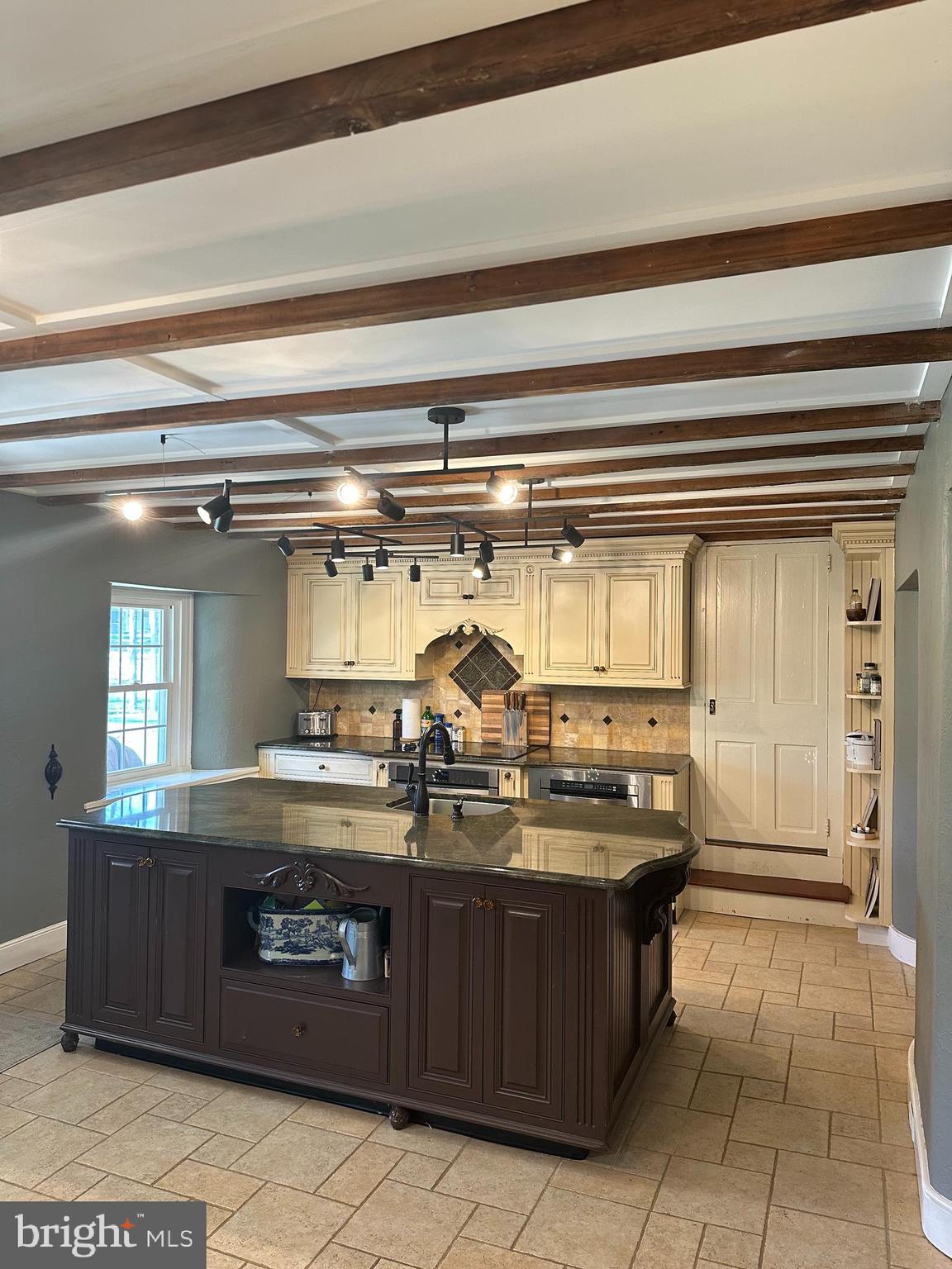 553 Worthington Road Chester Springs, PA 19425 - Photo 5 of 33 a kitchen with a stove and cabinets