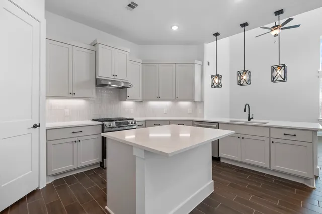 $489,990 | 1215 Luna Drive, Missouri City, TX 77459