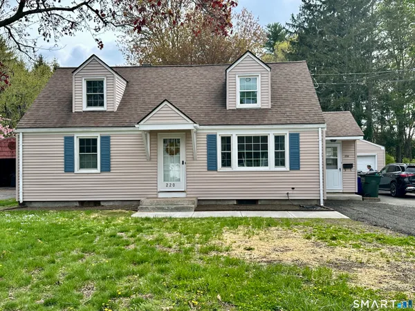 $339,900 | 220 South Elm Street, Windsor Locks, CT 06096