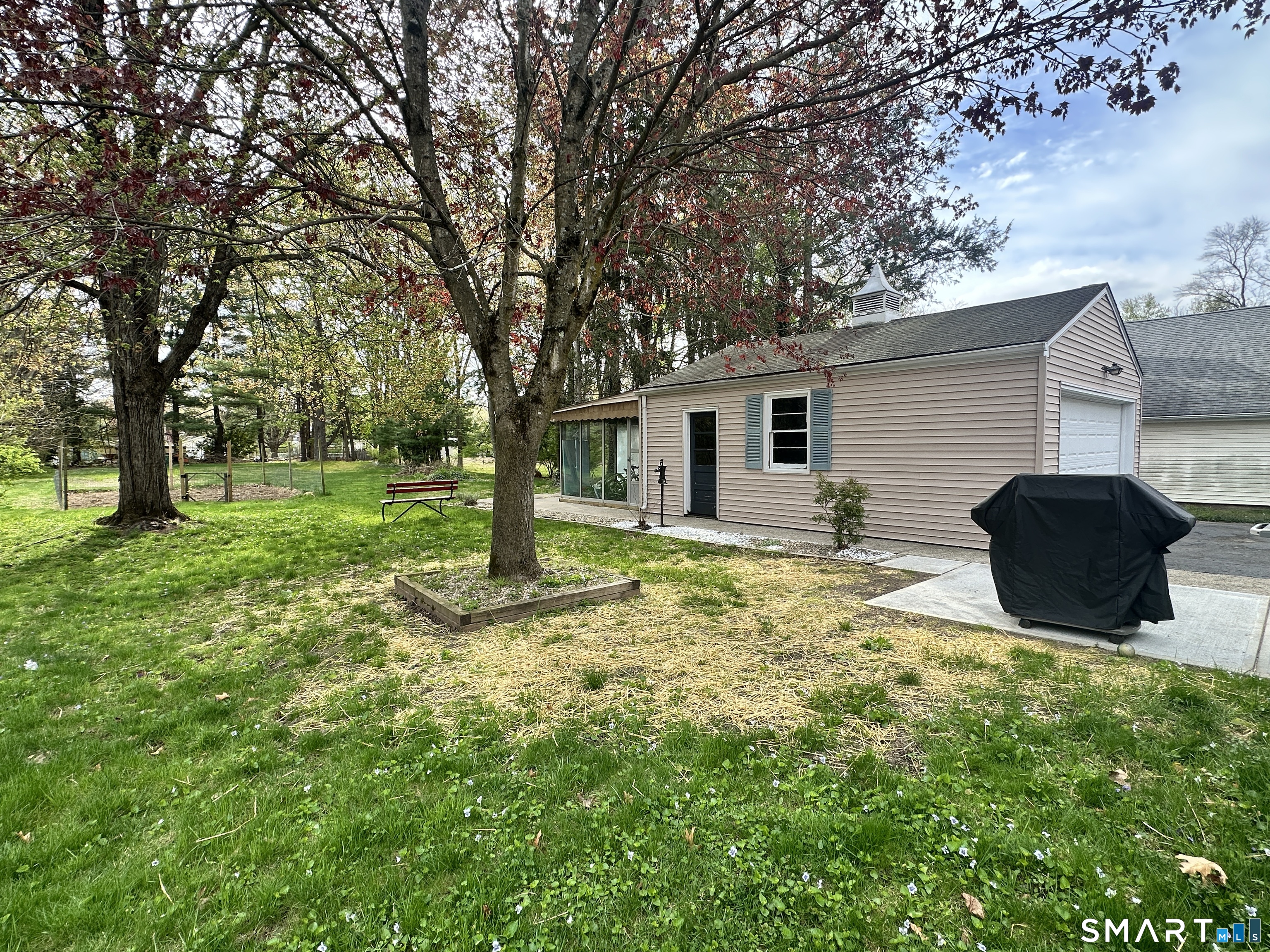 220 South Elm Street Windsor Locks, CT 06096 - Photo 4 of 27