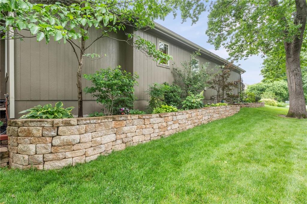 6816 Longview Road Shawnee, KS 66218 - Photo 13 of 58