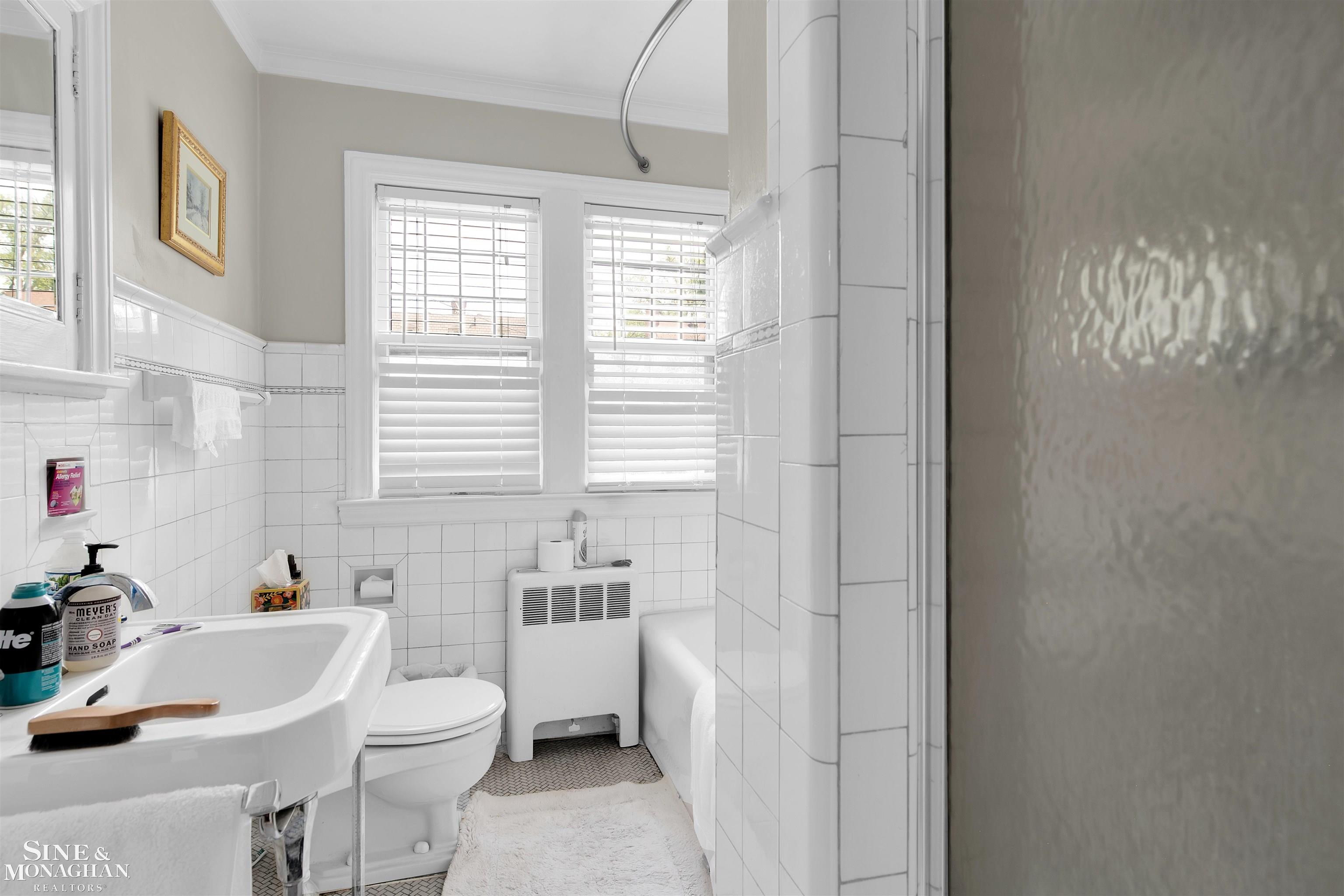936 Harcourt Road Grosse Pointe, MI 48230 - Photo 13 of 27