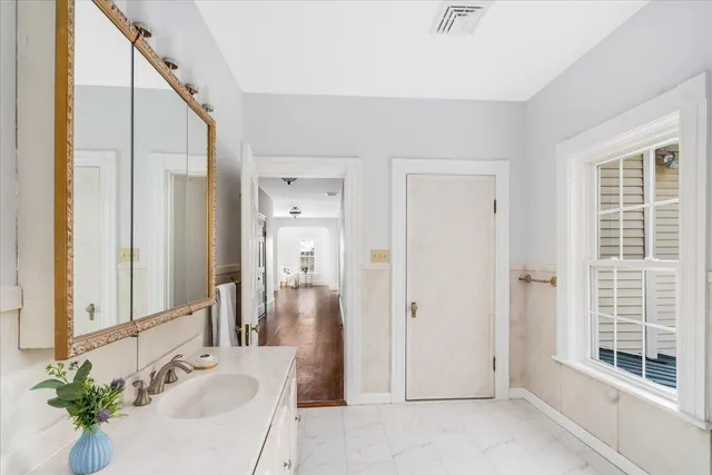 $4,500 | 61 Manchester Street, Nashua, NH 03064