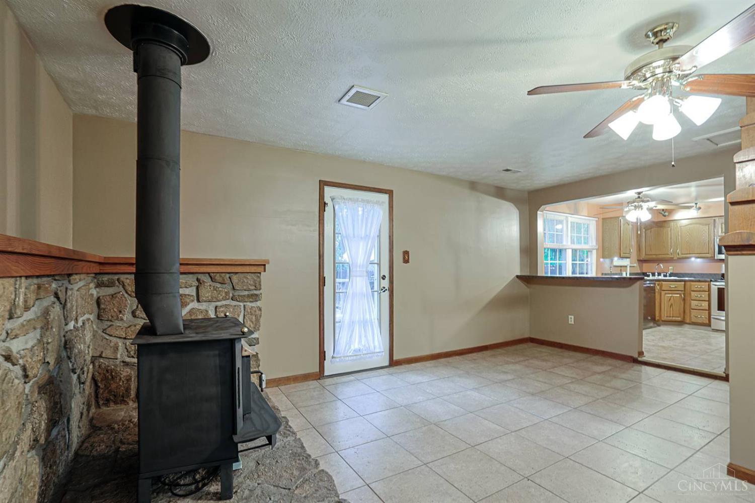 7359 Stephen Street Maineville, OH 45039 - Photo 11 of 34 Dining Room space