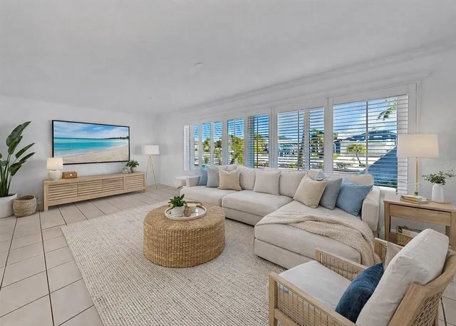 $899,000 | 6344 Cottonwood Lane, Apollo Beach, FL 33572