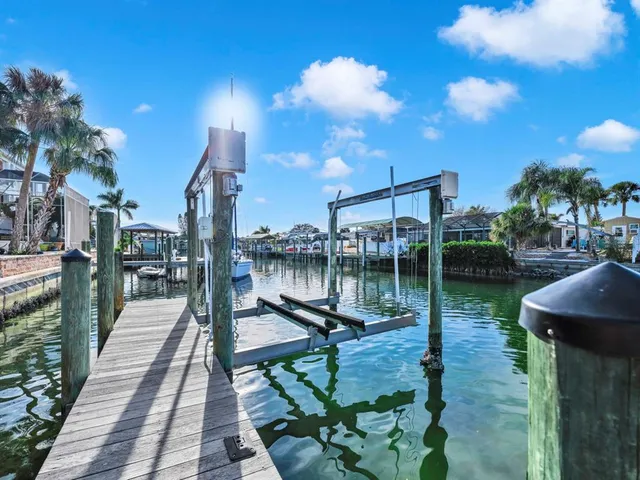 $899,000 | 6344 Cottonwood Lane, Apollo Beach, FL 33572