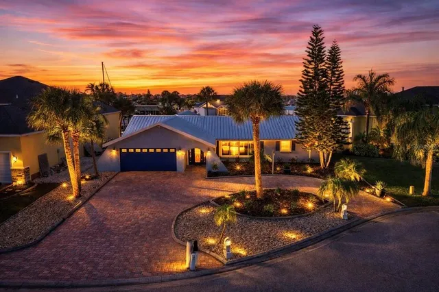 $899,000 | 6344 Cottonwood Lane, Apollo Beach, FL 33572