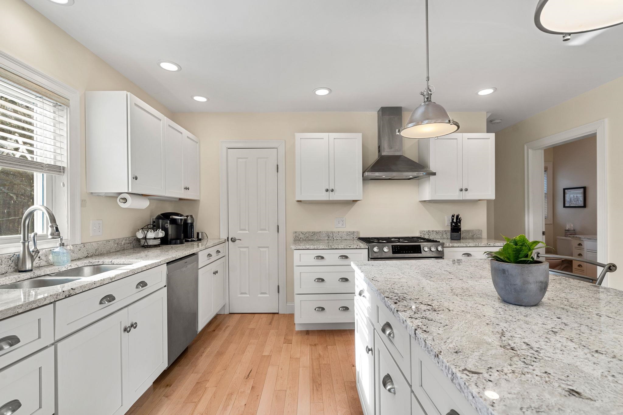 312 Wallis Road Rye, NH 03870 - Photo 8 of 39