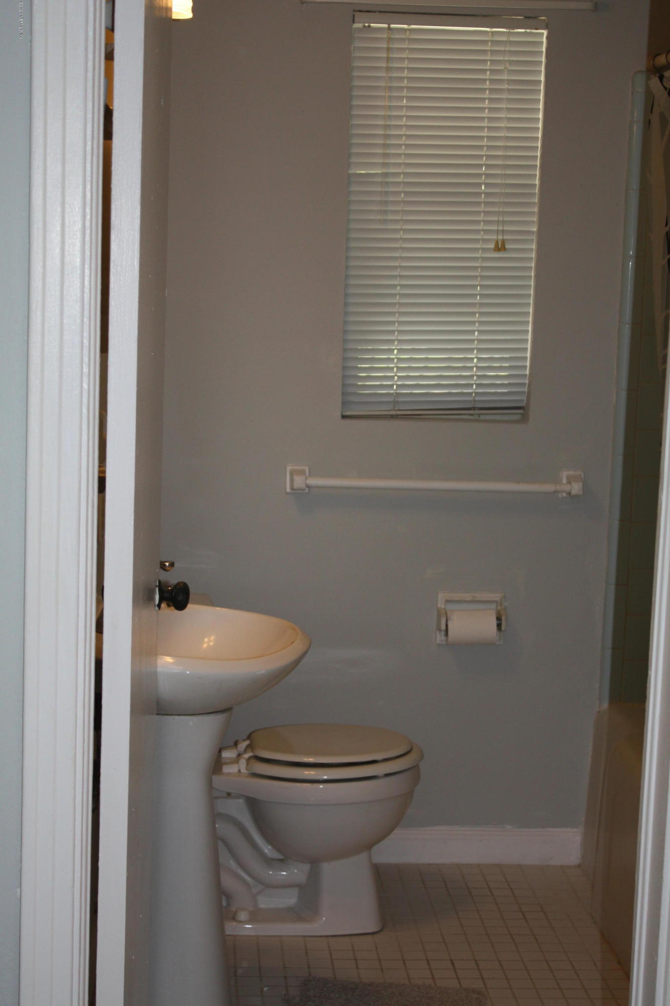 334 Sapelo Road Jacksonville, FL 32216 - Photo 14 of 18 Bath