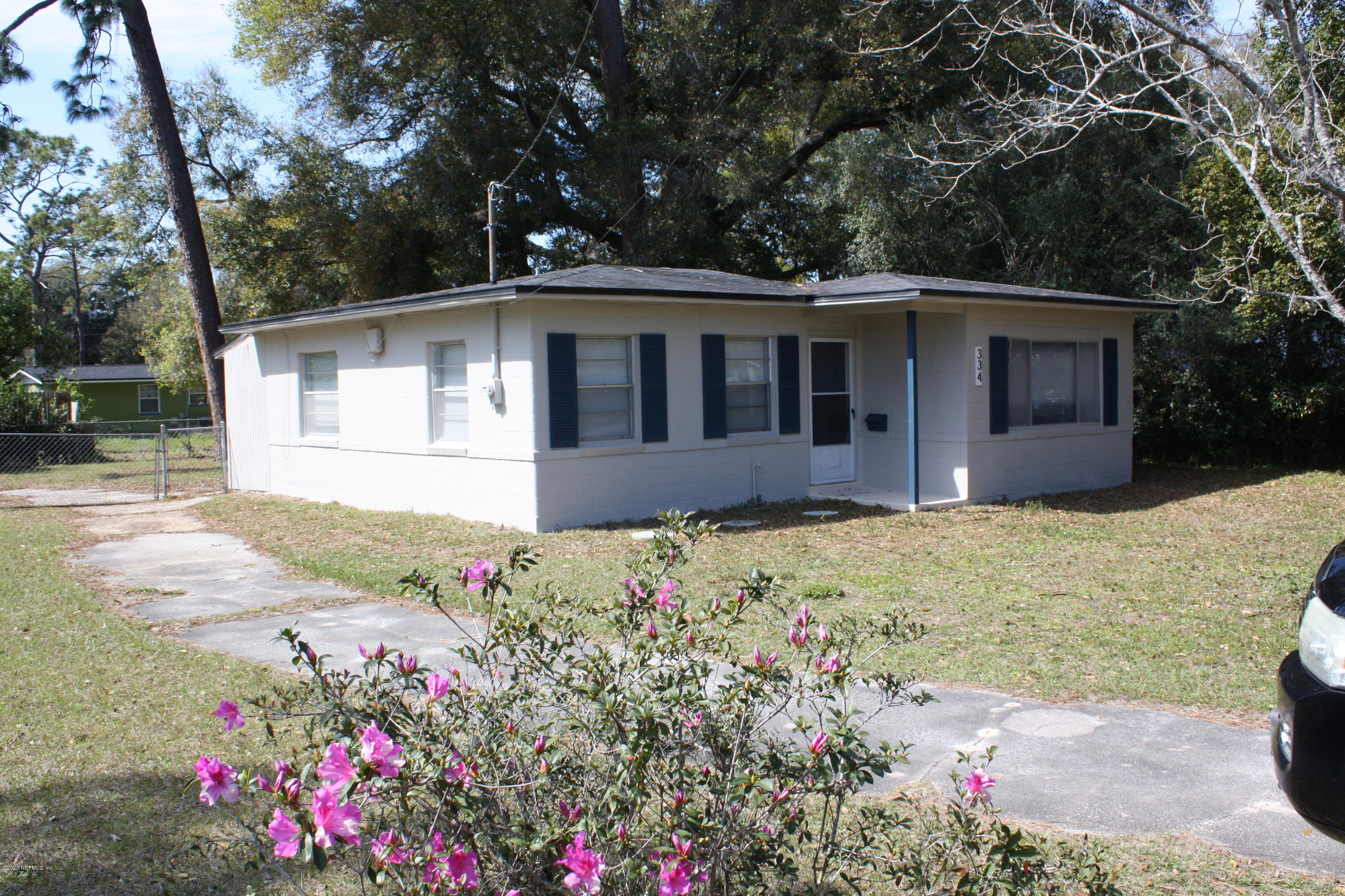 334 Sapelo Road Jacksonville, FL 32216 - Photo 18 of 18 Long Driveway