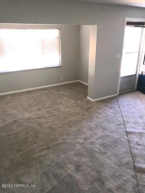 334 Sapelo Road Jacksonville, FL 32216 - Photo 4 of 18 Family Room # 3