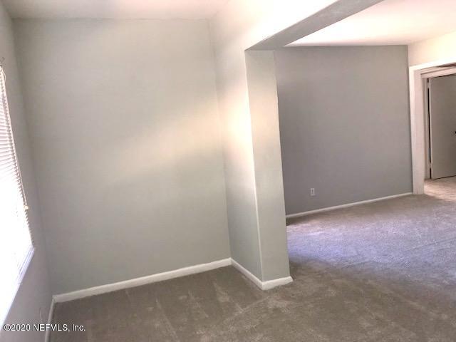 334 Sapelo Road Jacksonville, FL 32216 - Photo 5 of 18 Sitting Area and FR