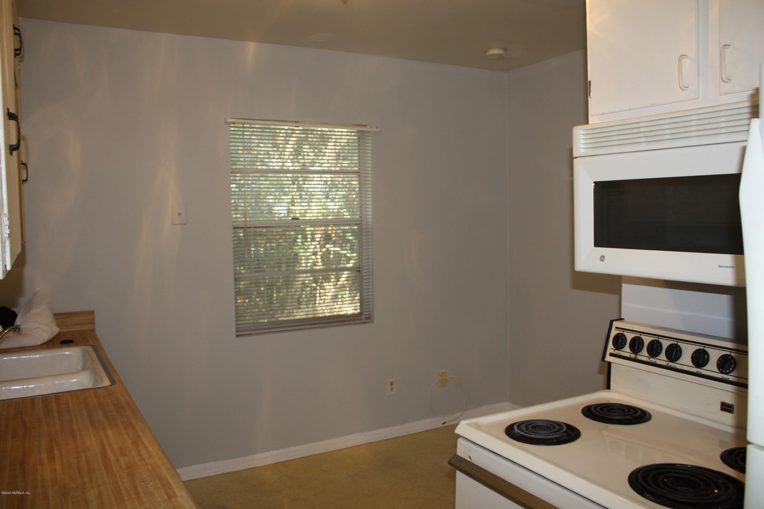 334 Sapelo Road Jacksonville, FL 32216 - Photo 9 of 18 Eat In Kitchen