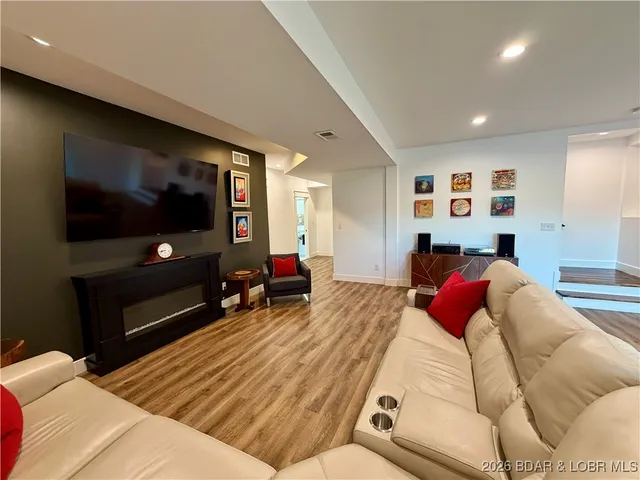 $775,000 | 105 Jumping Bass Cove Road, Roach, MO 65787