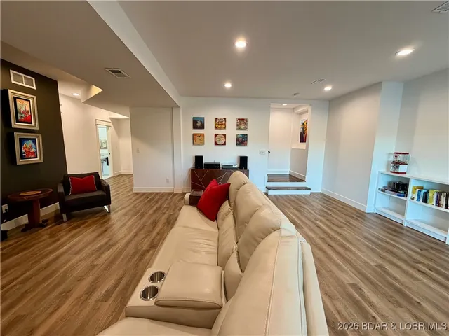 $775,000 | 105 Jumping Bass Cove Road, Roach, MO 65787