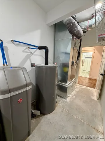 $775,000 | 105 Jumping Bass Cove Road, Roach, MO 65787