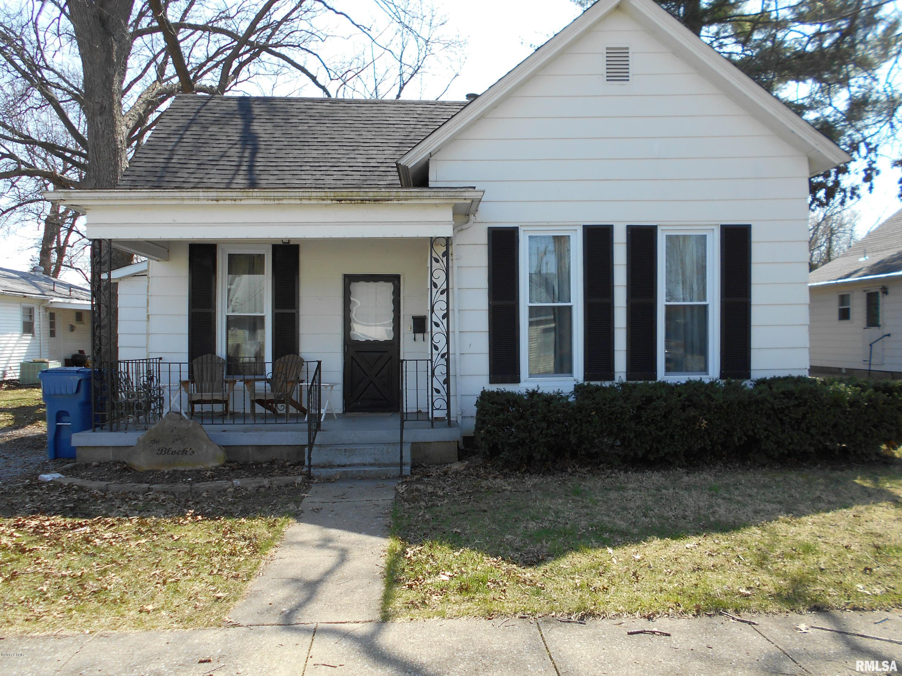 111 West Maple Street Flora, IL 62839 - Photo 1 of 17 Gallery Image 1