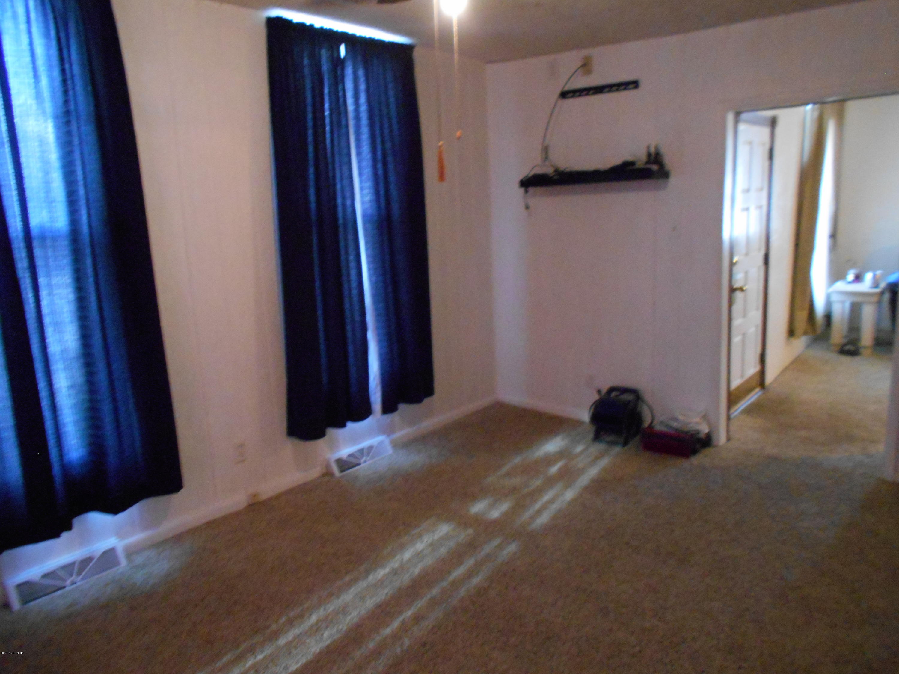 111 West Maple Street Flora, IL 62839 - Photo 11 of 17 Gallery Image 11