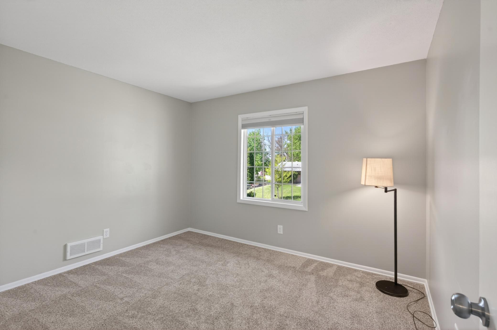 8423 Innsdale Avenue South Cottage Grove, MN 55016 - Photo 11 of 36