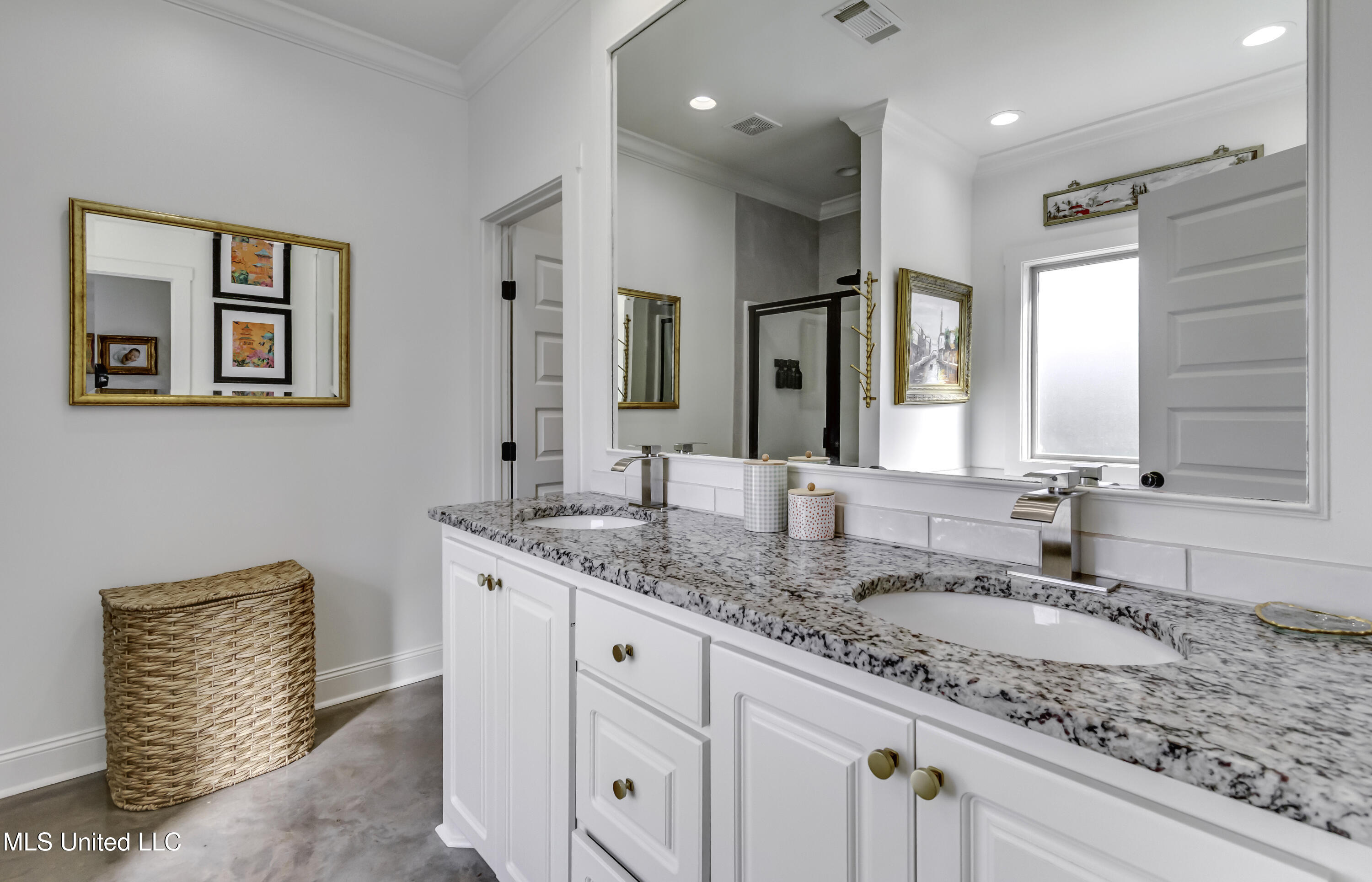 104 Leah Cove Canton, MS 39046 - Photo 29 of 63 Primary Bath