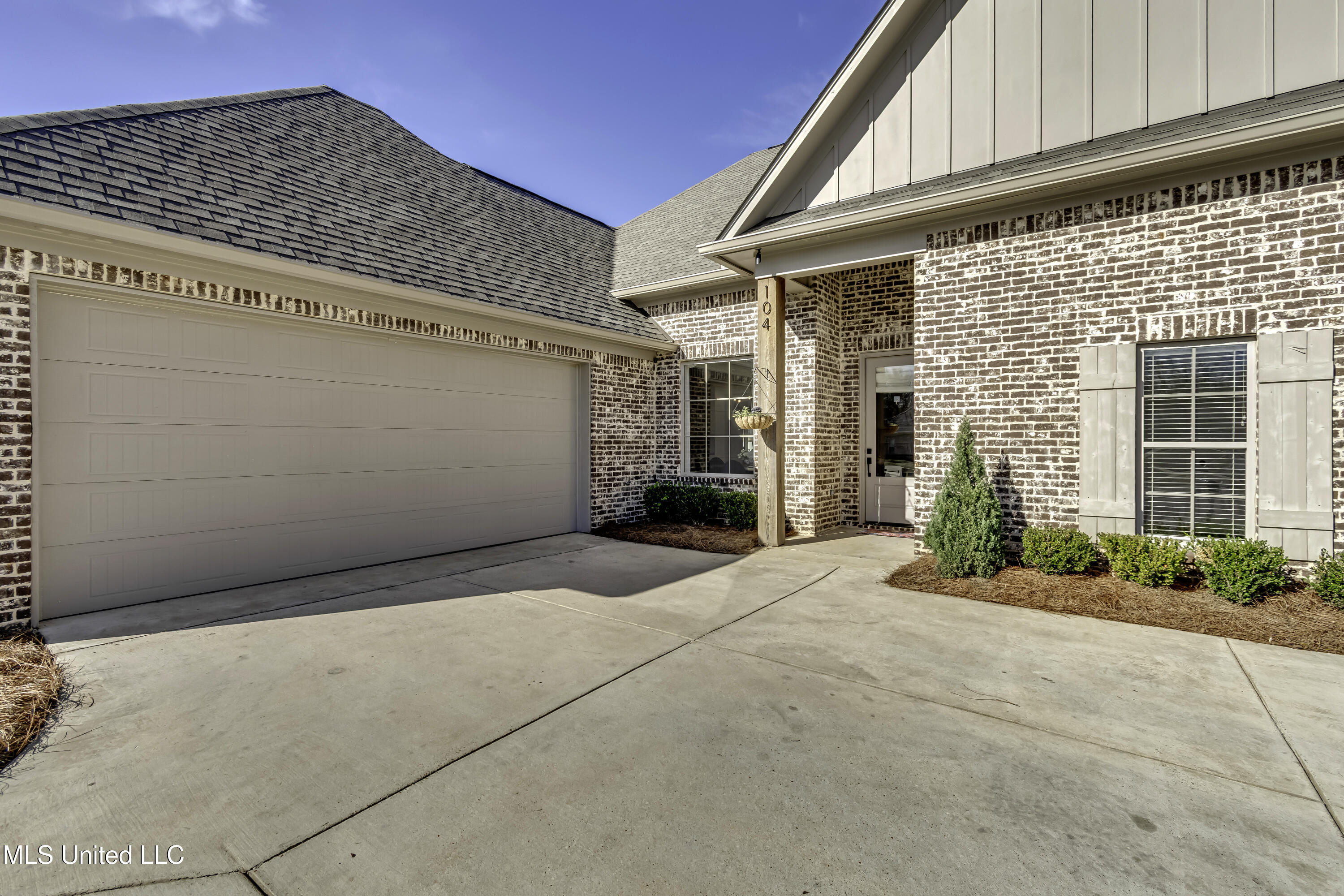 104 Leah Cove Canton, MS 39046 - Photo 4 of 63 4