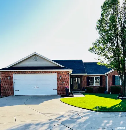$405,000 | 616 Garden Court, Chatham, IL 62629