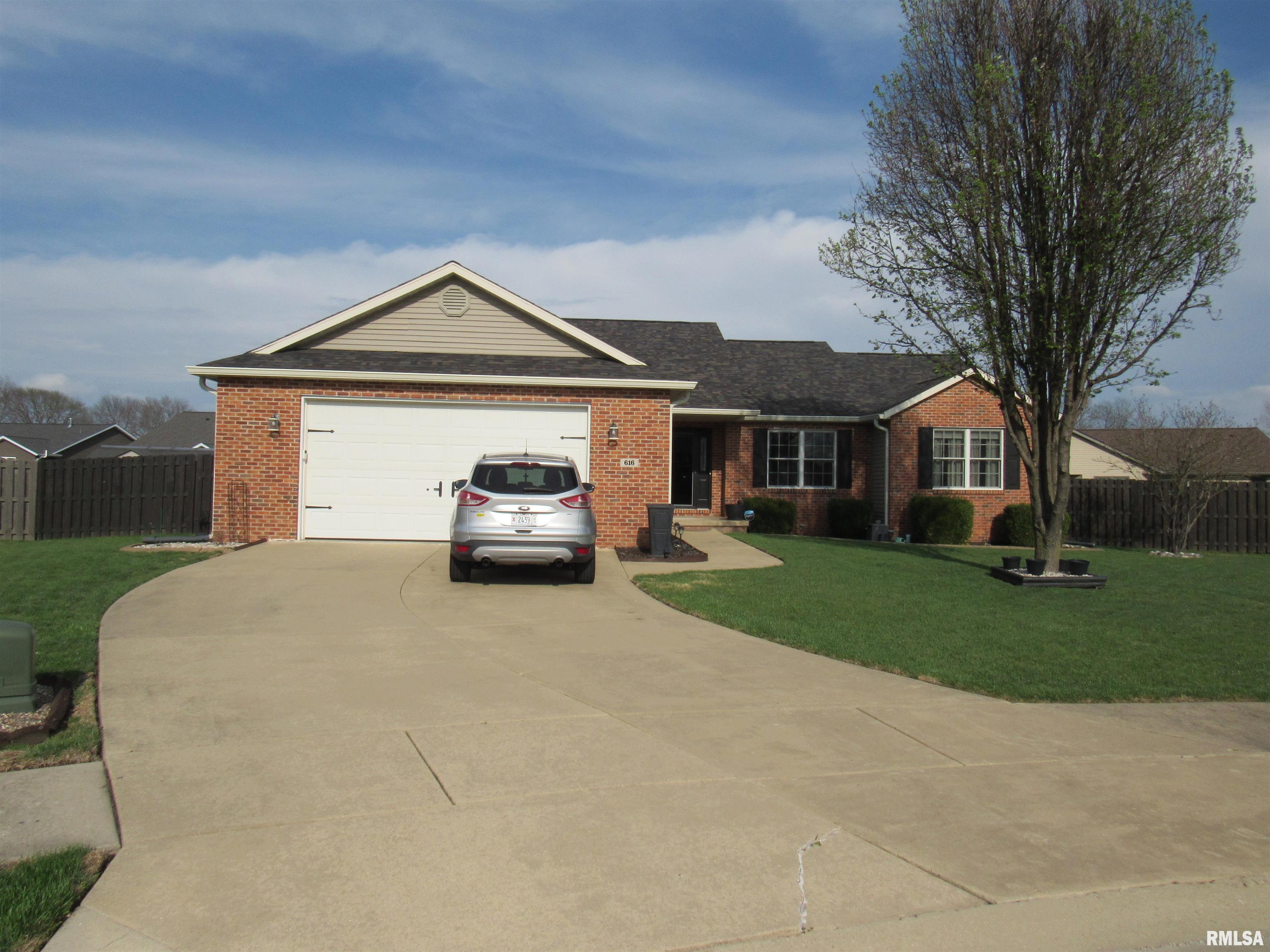 616 Garden Court Chatham, IL 62629 - Photo 3 of 50