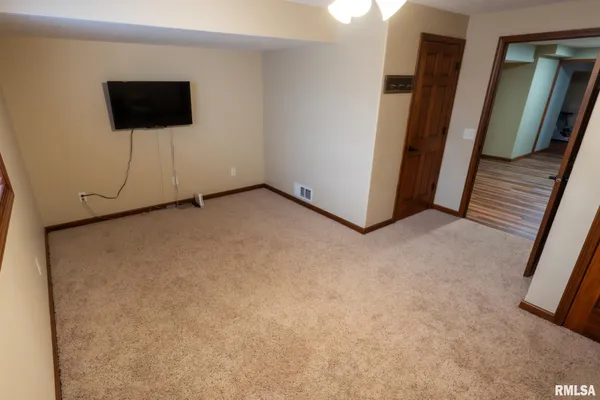 $405,000 | 616 Garden Court, Chatham, IL 62629