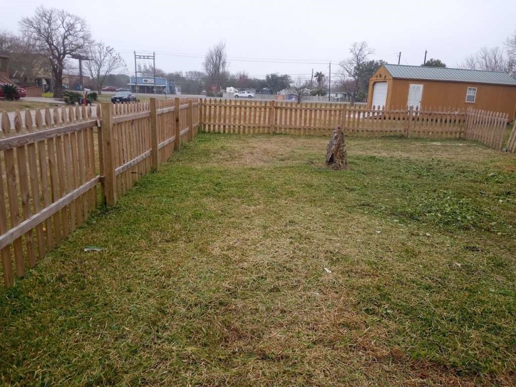 6708 Hawthorne Road Hitchcock, TX 77563 - Photo 9 of 9 a view of a fence in a yard