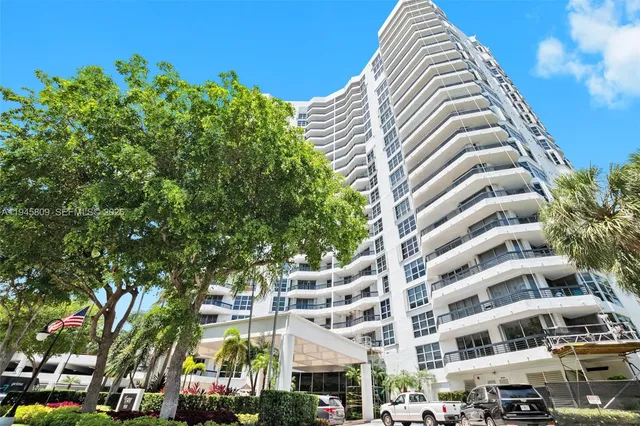 a view of a large multi story building