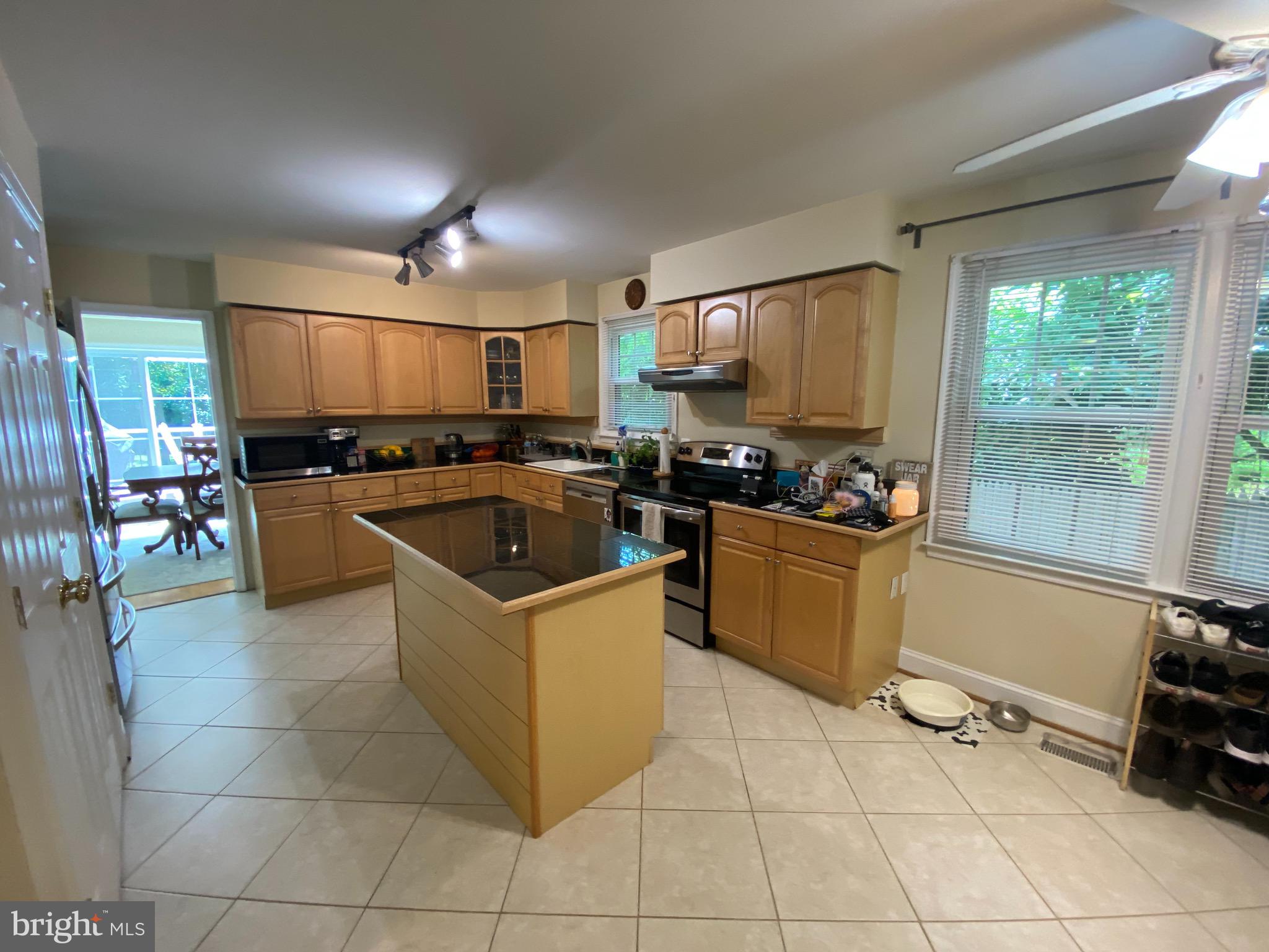 6441 Linway Terrace McLean, VA 22101 - Photo 8 of 25