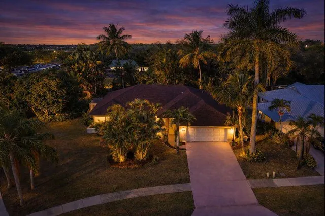 $739,999 | 2700 Yarmouth Drive, Wellington, FL 33414