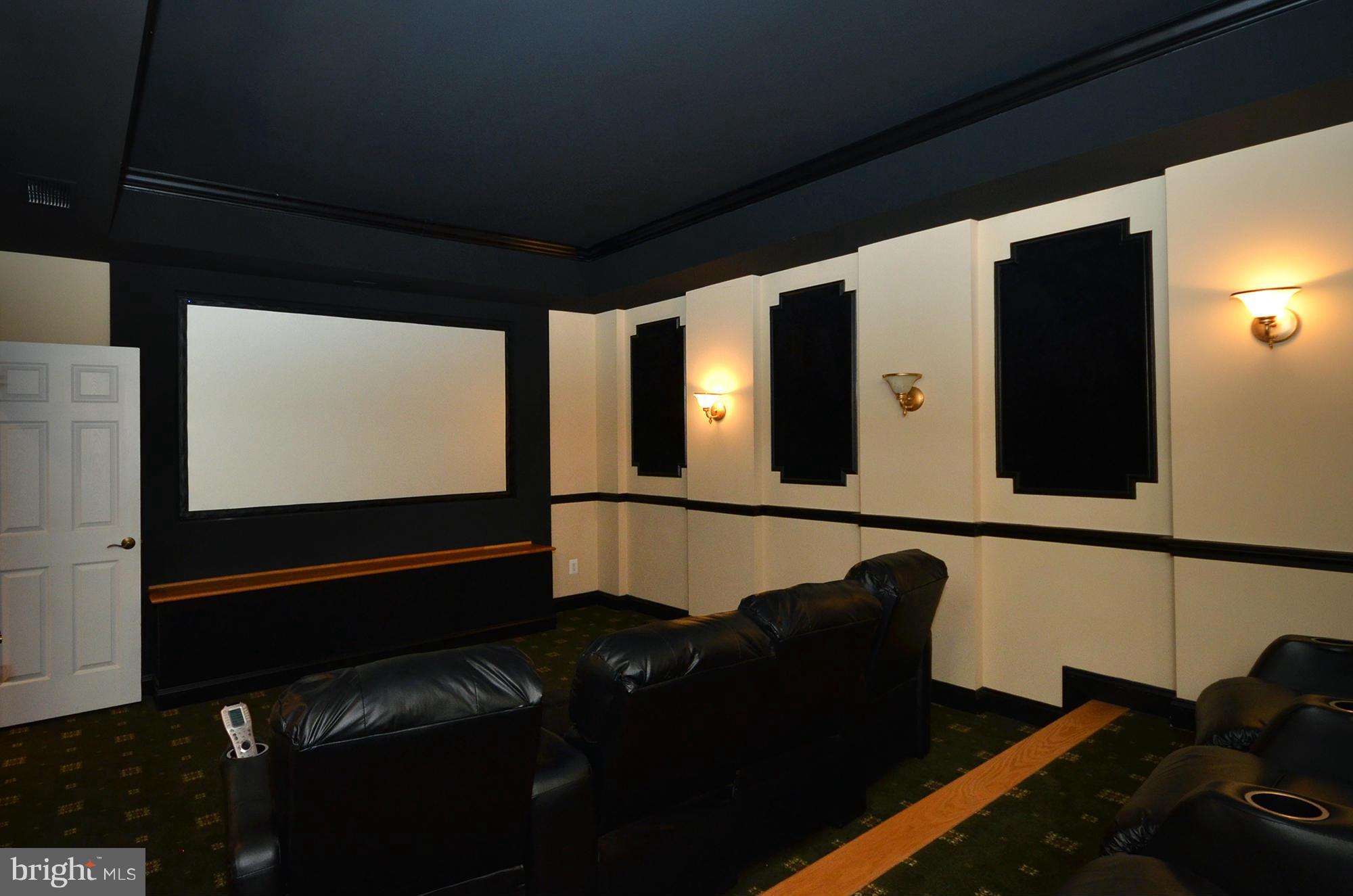 3401 Meredith Ridge Road Phoenix, MD 21131 - Photo 22 of 28 a black and white wall with lots of relaxing chair