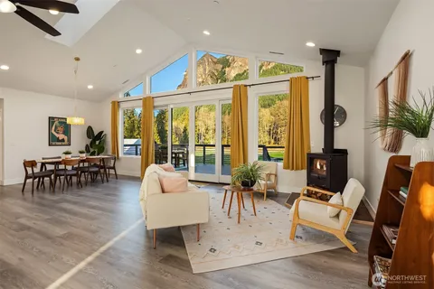 $1,999,500 | 10210 428th Avenue Southeast, North Bend, WA 98045