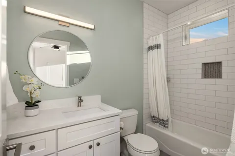 $1,999,500 | 10210 428th Avenue Southeast, North Bend, WA 98045