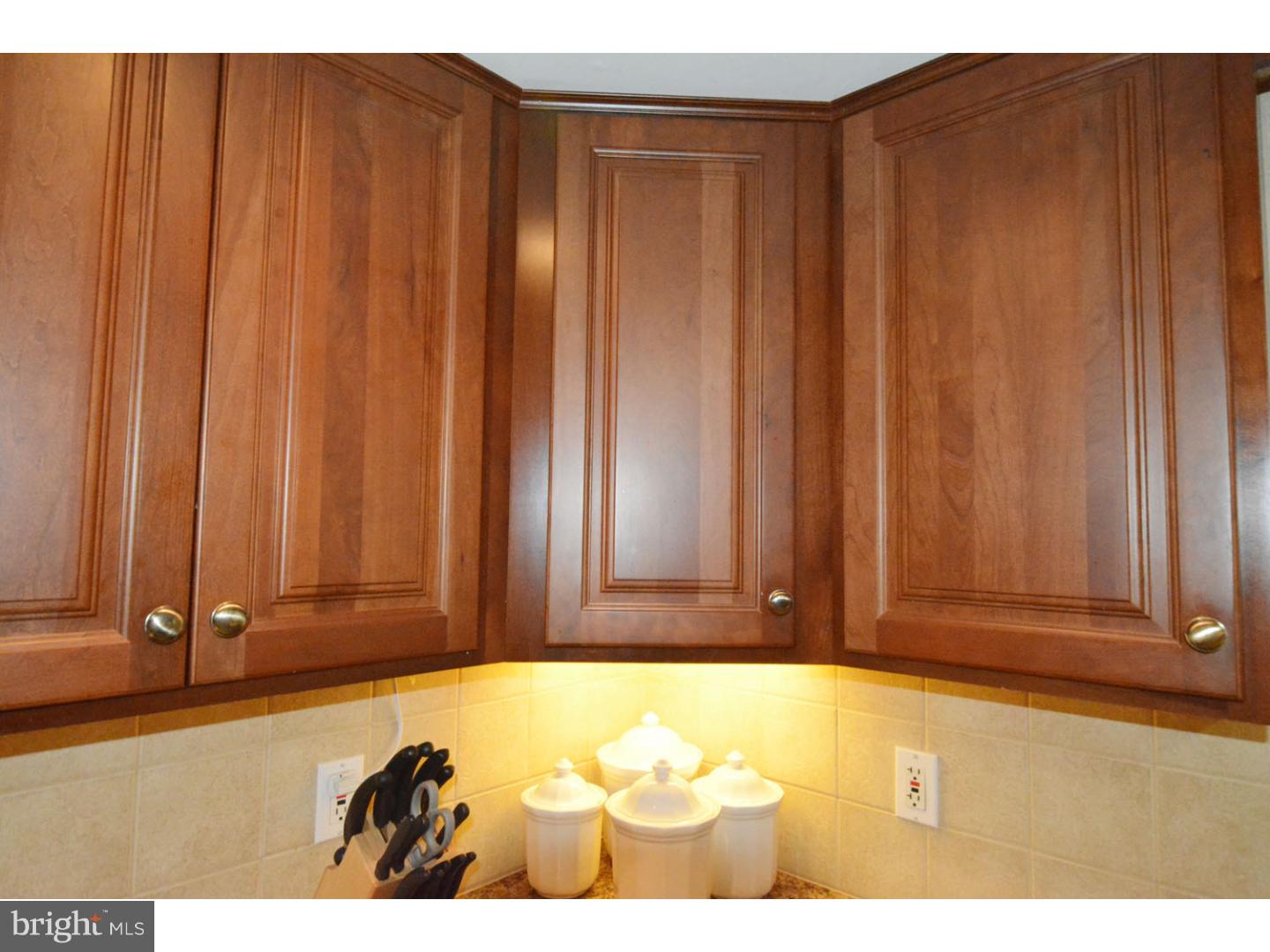 88 Indigo Road Levittown, PA 19057 - Photo 5 of 25 Gallery Image 5