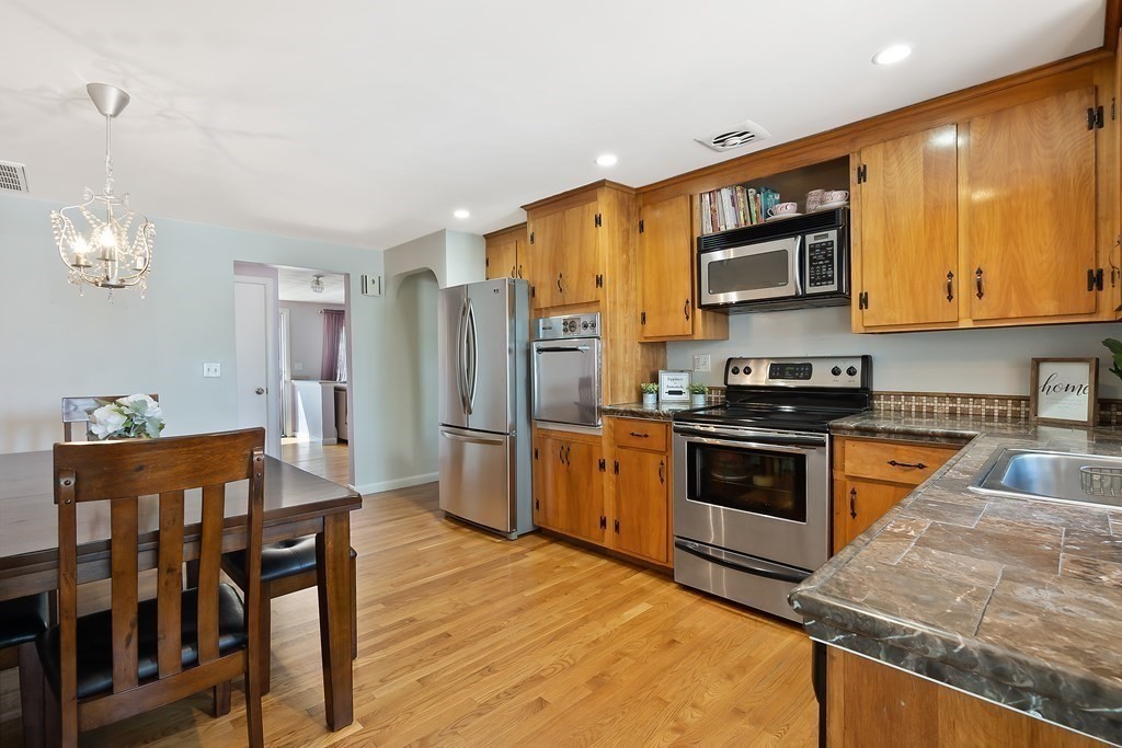 179 Rumney Road Revere, MA 02151 - Photo 5 of 29 Gallery Image 5