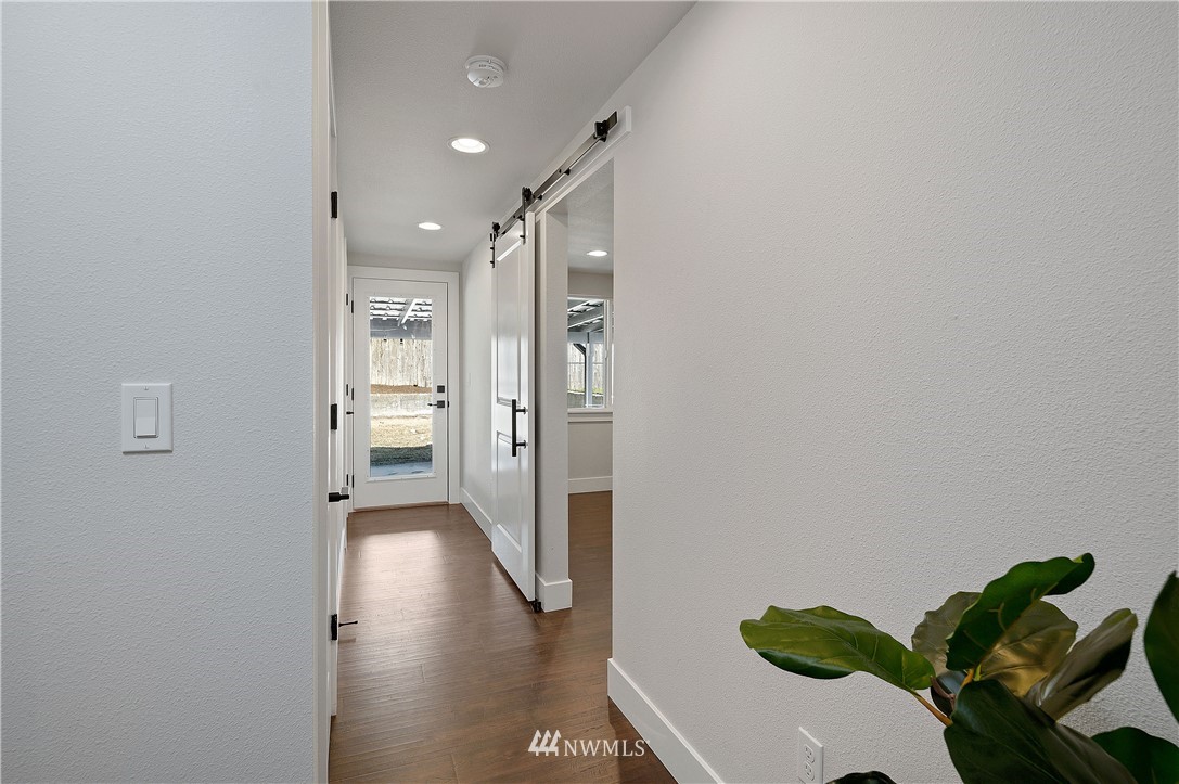 856 Northeast Riddell Road Bremerton, WA 98311 - Photo 17 of 28 Gallery Image 17