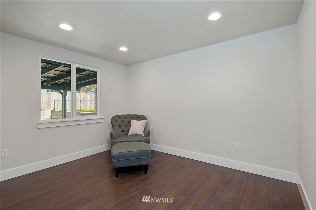856 Northeast Riddell Road Bremerton, WA 98311 - Photo 18 of 28 Gallery Image 18