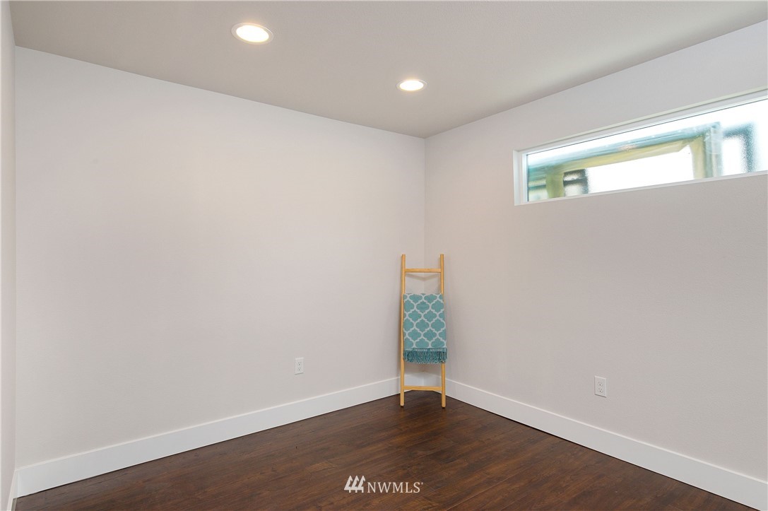856 Northeast Riddell Road Bremerton, WA 98311 - Photo 19 of 28 Gallery Image 19