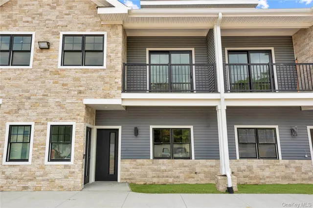 $3,665 | 418 Atlantic Avenue, Unit 208, Oceanside, NY 11572