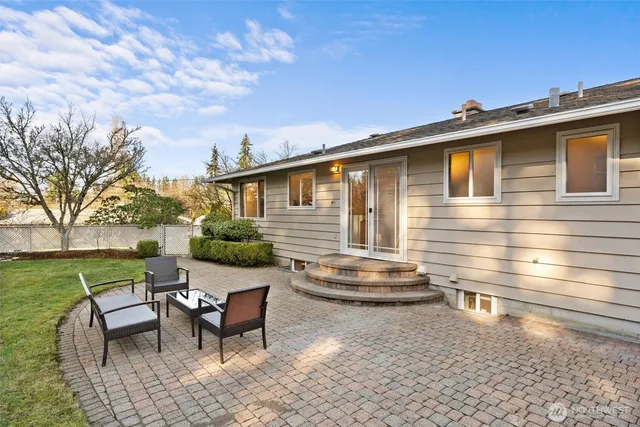 $1,150,000 | 14423 75th Avenue Northeast, Kirkland, WA 98034
