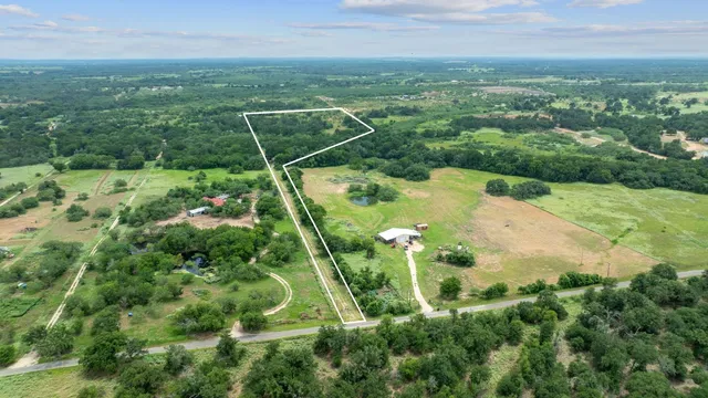 $320,000 | 3597 Baker Road, Kingsbury, TX 78638