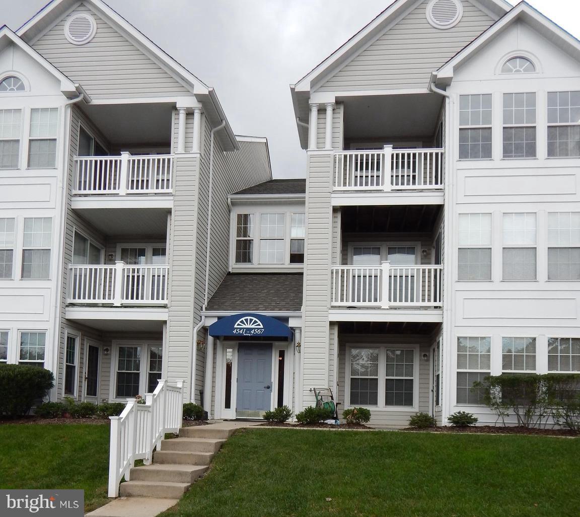 Condo waiting for new owner!