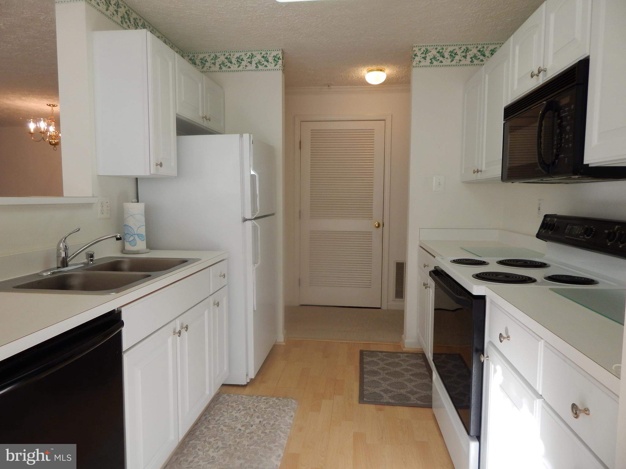 4543 Aspen Mill Road Baltimore, MD 21236 - Photo 8 of 37 Clean and bright