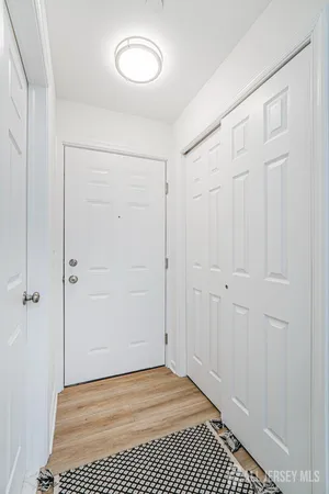 $2,525 | 1227 Waterford Drive, Edison, NJ 08817