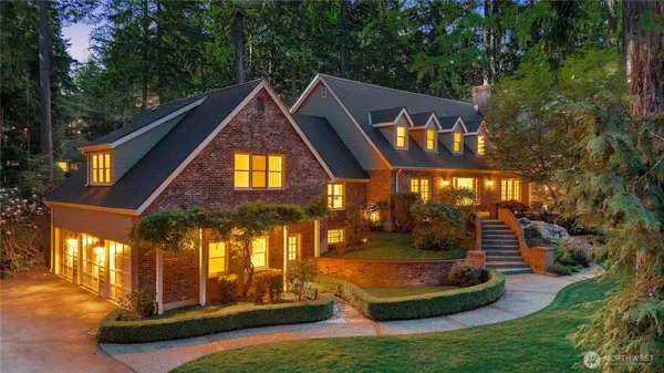 $2,995,000 | 13555 Northeast 54th Place, Bellevue, WA 98005