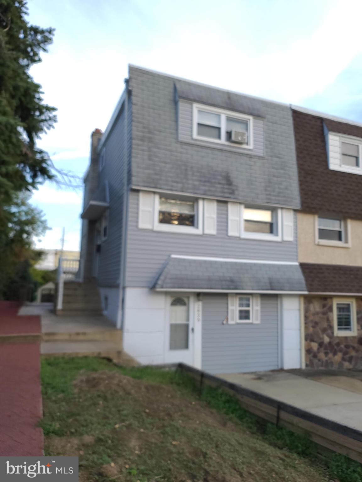 2829 Sebring Road Philadelphia, PA 19152 - Photo 2 of 26 Gallery Image 2